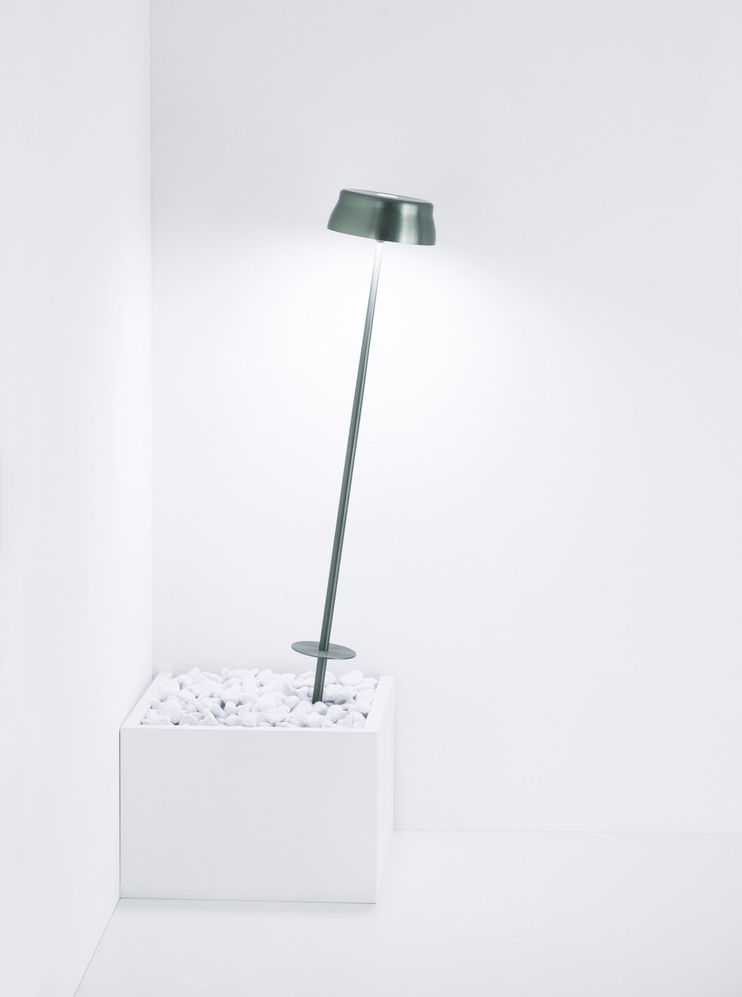 Zafferano America Sister Light Peg