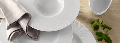 Corby Hall Raio Square Bowl Catalog Number: 051 0265 | Dimensions: 4 3/4 in (12 cm)